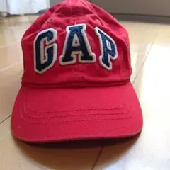 子供用GAP 赤 キャップ刺繍ロゴ付き
