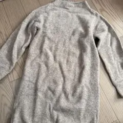 UNIQLO ベージュ 長袖ニットワンピース 140
