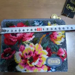 値下げしました！新品未使用　FELLER 花柄ポーチ 約16×13