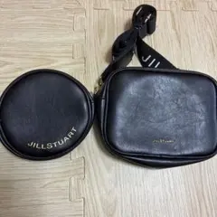 ジルスチュアート　ポーチ　バッグ　サコッシュ　新品未使用