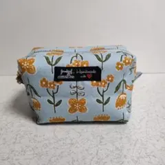 花柄ポーチ ボックス形　ハンドメイド