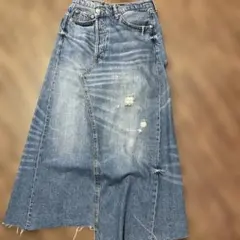 ZARA WOMAN デニムロングスカート ダメージ加工のサムネイル
