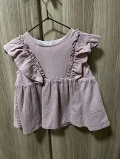 petit main フリル付きピンクシャツ