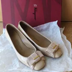 Salvatore Ferragamo ベージュ フラットパンプス