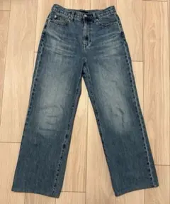 【美品】UNIQLOワイドストレートジーンズ
