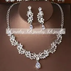 リボン2点セットt☆イヤリング(ピアス) ネックレス ブライダル