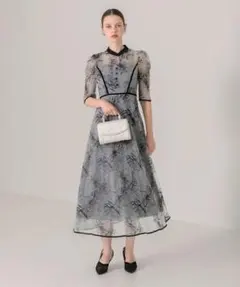 LEJA パイピングハイネック花柄ラメレースワンピースドレス