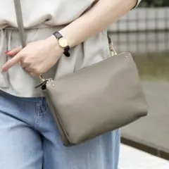 【値下げ中】本牛革　ショルダーバッグ【VitaFelice】