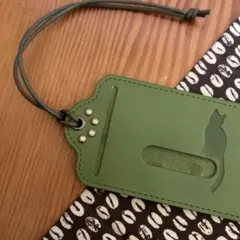 パスケース 猫デザイン　ハンドメイド　レザークラフト　肉球