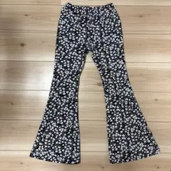 SHEIN☆花柄 フレアパンツ 134cm 9Yのサムネイル
