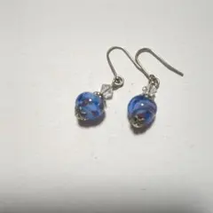 ハンドメイド 水色のビーズピアス