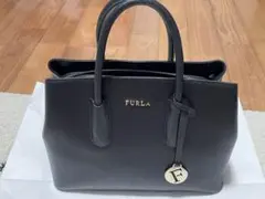 FURLA ブラック ハンドバッグのサムネイル