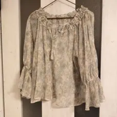 ダブルクローゼット　ゆったりしたシアーブラウス　Fのサムネイル