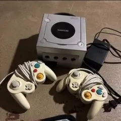 ゲームキューブ本体とコントローラー2個　カセット数本