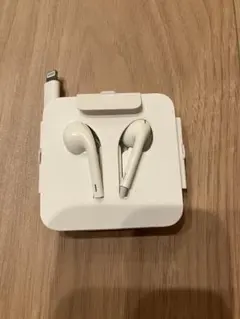 Lightning接続イヤフォン ホワイト