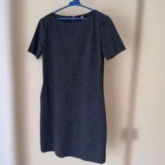 ユニクロ ダークグレー 半袖ひざ丈ワンピース ストレッチ素材 伸縮性