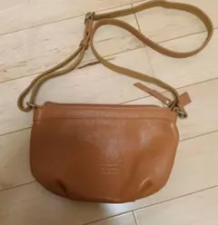Dakota ショルダーバッグ レザー キャメル