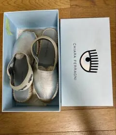 CHIARA FERRAGNI キアラ フェラーニ エスパドリーユのサムネイル