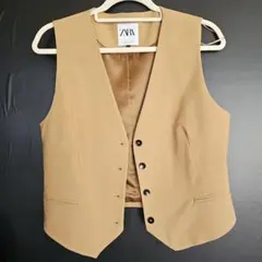 ZARA ベージュ ボタン付きベスト EUR L
