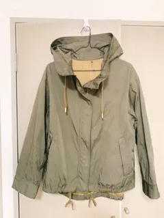 マウンテンパーカー