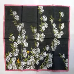 (新品)花と蝶のデザイン ハンカチ 約42cm x 42cm