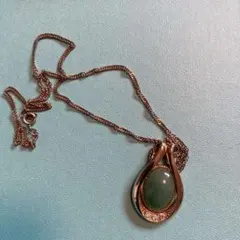 グリーンストーン ドロップ型ペンダントネックレス