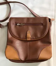 レディース　ショルダーバッグ　多収納