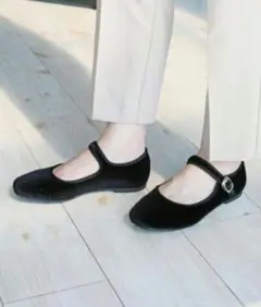 SVEC ブラック バレエシューズ ストラップ付き