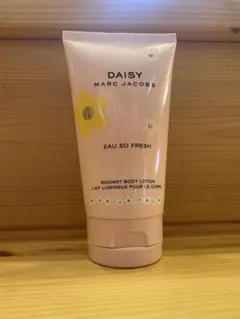 Marc Jacobs DAISY ボディローション 150mlのサムネイル