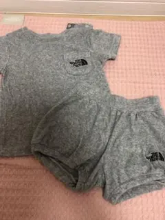 THE NORTH FACE グレー Tシャツ ショートパンツ セット