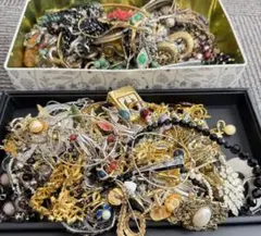 [96] 現状品 アクセサリー 大量2kgセット Nd17-2-260714G2 96] 現状品 アクセサリー 大量2kgセット Nd17-2-260716R - メルカリ