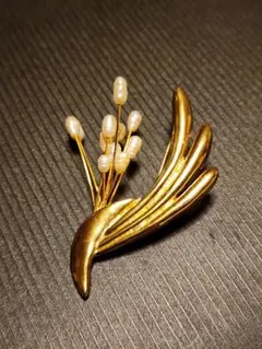 ゴールド植物モチーフパールブローチ