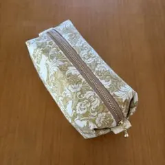 ハンドメイド　キャラメルポーチ　ポーチ　小物入れ　ネコ　イエロー　　化粧ポーチ