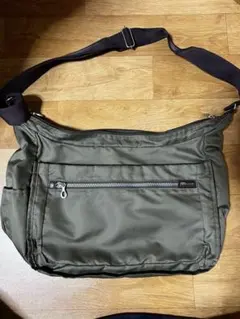 RIMINI ショルダーバッグ　旅行バッグ　メンズバッグ　グリーン