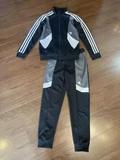 adidas ジャージセット 黒/グレー 140