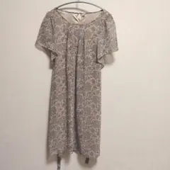 花柄 半袖 ひざ丈ワンピースのサムネイル