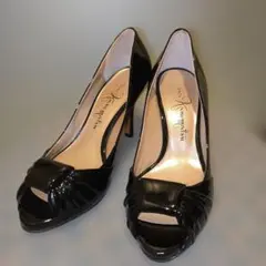 銀座かねまつ ブラックエナメルオープントゥ８cmハイヒール 未使用