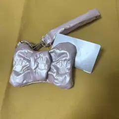 ディズニーストア　ミニー　新品　ポーチ
