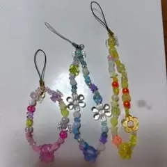 カラフルビーズ花モチーフストラップ3点セット