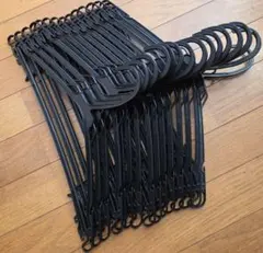 黒の衣類ハンガーセット