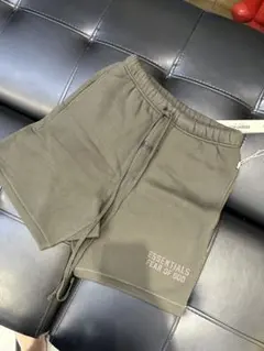 ESSENTIALS FEAR OF GOD ショートパンツ オリーブ