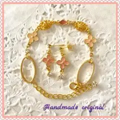 お買い得❤️ フラワーピアスとブレスレットのセット ❤️ 樹脂・ノンホールポスト対応