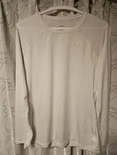 UNDER ARMOUR　 長袖 ホワイトウェア ランニング　トレーニング