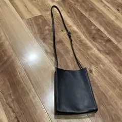 スクエア ショルダーバッグ ブラック シンプルのサムネイル