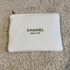 CHANEL BEAUTE ポーチ ホワイト ノベルティのサムネイル