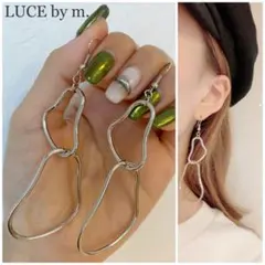 Item thumbnail for item c4a9c6b9-4897-49a6-8035-c4dcc985b623