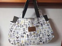 チワワと植物柄のチューリップバッグ