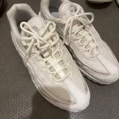 Nike Air Max 95 トリプルホワイトのサムネイル