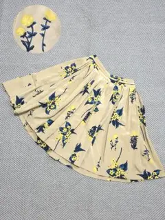 マッキントッシュ 日本製 光沢 花柄フレアスカート 38 ベージュ