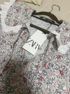 【タグ付】【新品未使用】ZARA 小花柄　フラワー リボン ブラウス 襟付のサムネイル